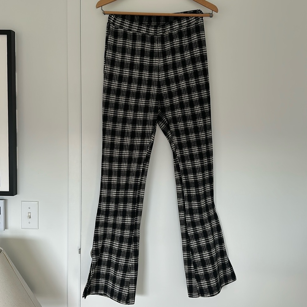 Size M (EU 38, US 6) flare checkered pants.